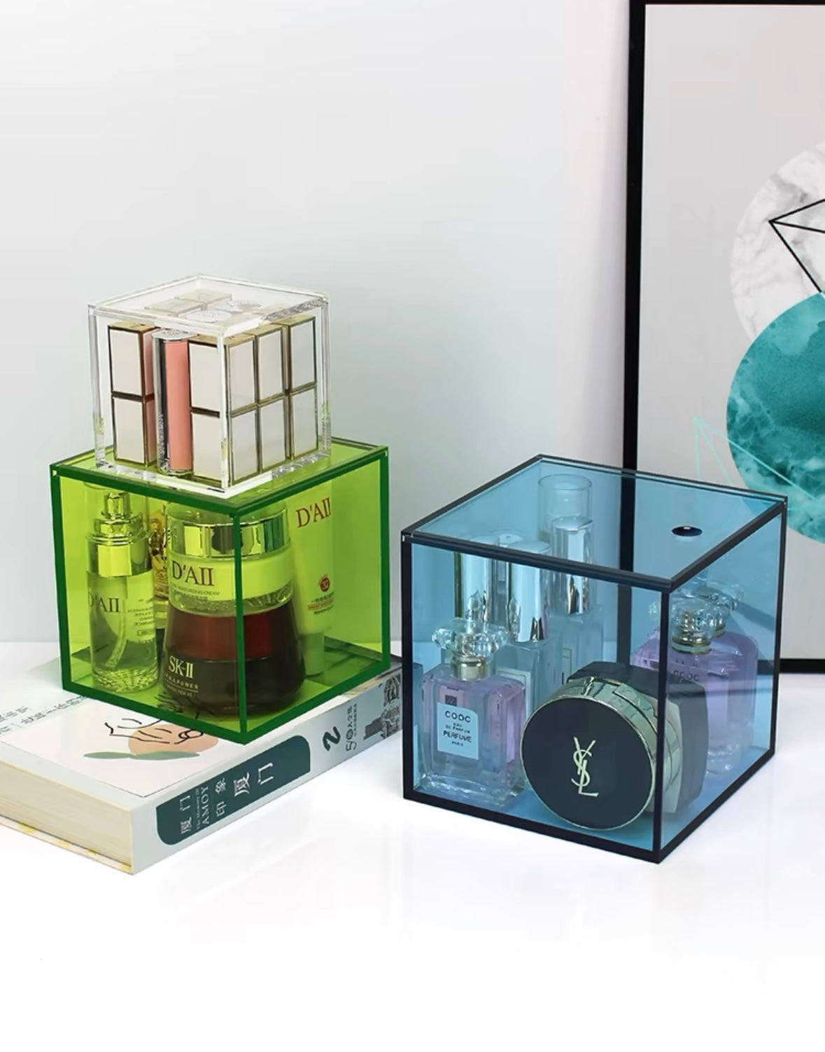 Acrylic storage box with lid for desktop storage of colorful plastic sundries, transparent and dustproof, popular cosmetic box